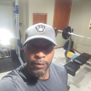 Meet your Posher, Troy